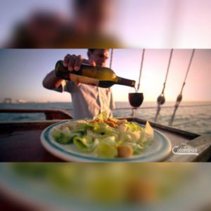 Cena Columbus Carne y Vegetariano - Aquatours